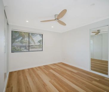 Family living with pool, workshop and solar. - Photo 2