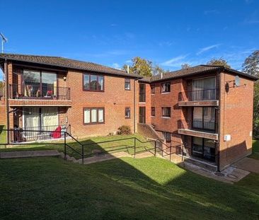 Tollwood Park, Crowborough - Photo 1