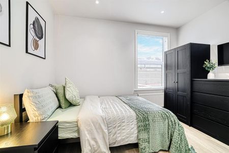 1 bedroom in a house share to rent - Photo 5