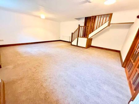 Brook Cottage, Ty Canol, NP44 - Photo 4