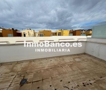 Luxury Villa for rent in La Pobla de Vallbona, Spain - Photo 6