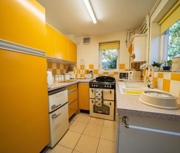 2 bedroom semi-detached house to rent - Photo 5