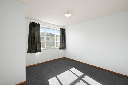 Clean and Tidy House for Rent! - Photo 2