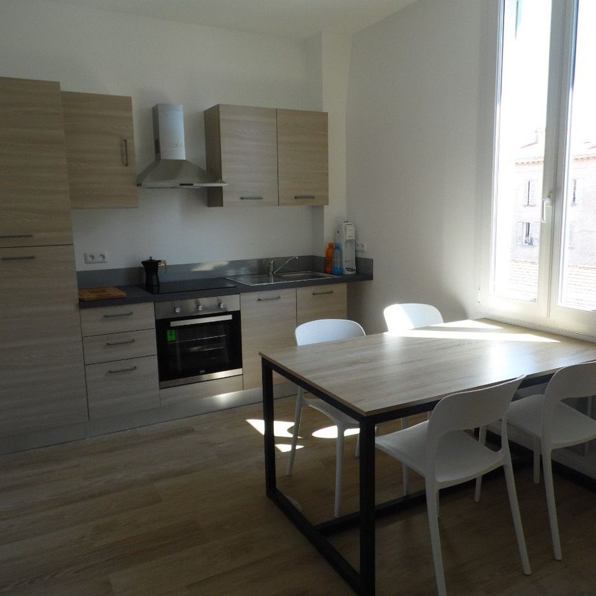 1 CHAMBRE dans Appartement COLOCATION meublée - Cannes La Bocca - Photo 1