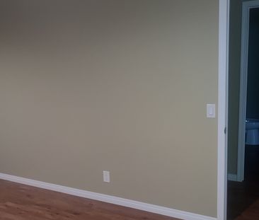 Beautiful 4 Bed Home On Corner Lot In Saddleridge – Prime Location - Photo 4