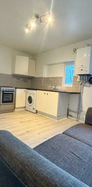 1 Bedroom Flat To Let - HP11 - Photo 1