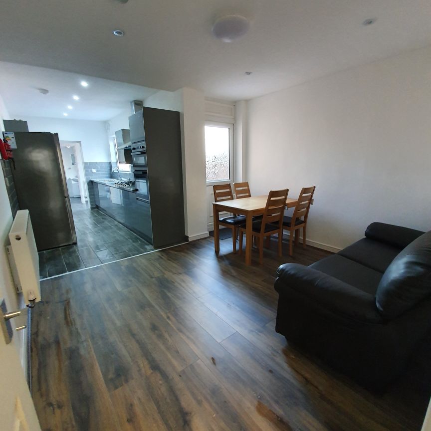 33 TEIGNMOUTH ROAD - Photo 1