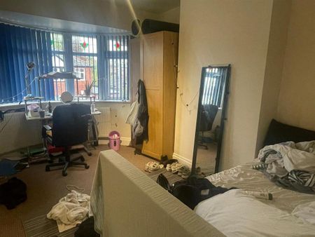 5 bedroom private hall to rent - Photo 3