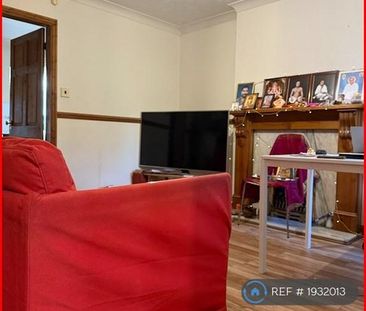 2 bedroom semi-detached house to rent - Photo 2