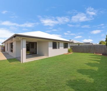 Stunning 4-Bedroom Home – Space, Style & Luxury Living! - Photo 4