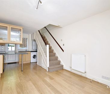 Waller Drive, Northwood, HA6 - Photo 6