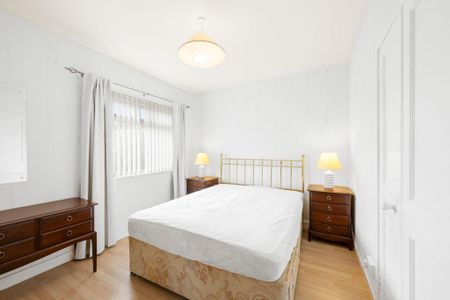 2 bedroom semi-detached bungalow to rent - Photo 5