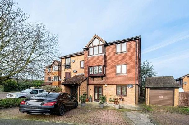 Gables Close, Lee, SE12 - Photo 1