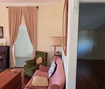 Highgate Hill - Photo 1