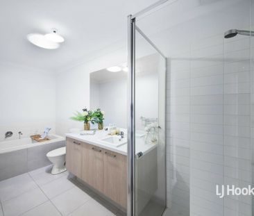 6 Palmerston Walk, Werribee VIC, Belconnen - Photo 4