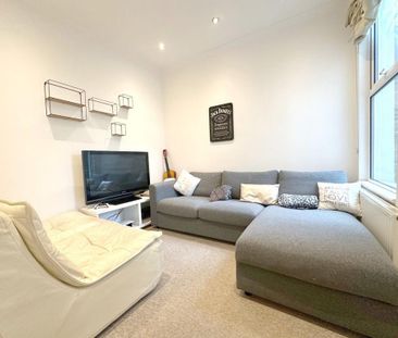 4 bedroom terraced house to rent - Photo 1