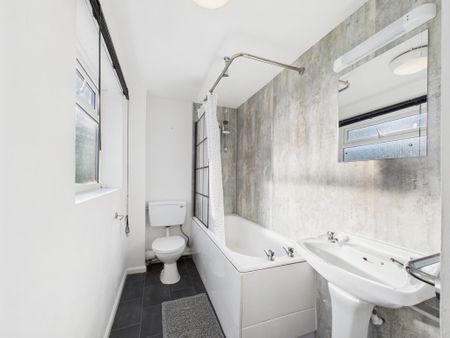 2 bedroom maisonette to rent - Photo 5