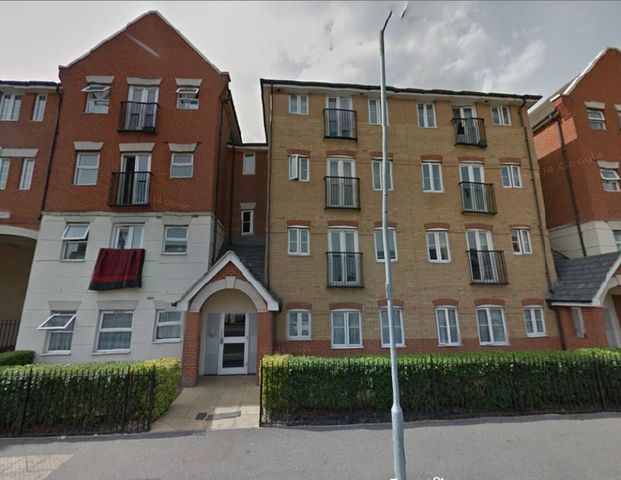 2 Bed Flat, Sixpenny Court, IG11 - Photo 1