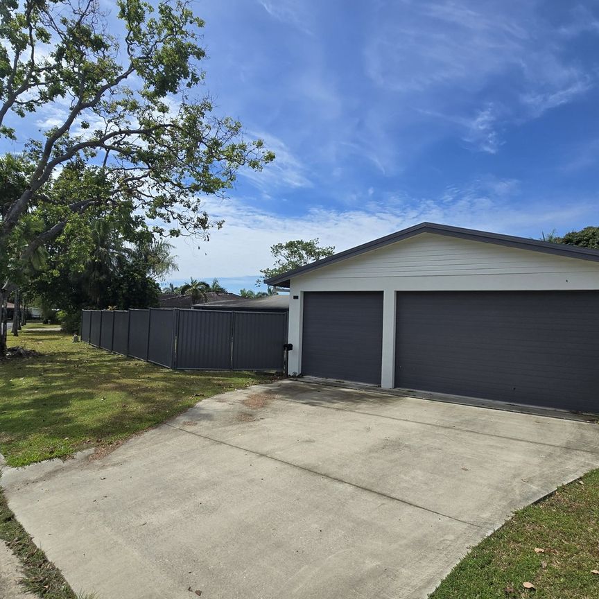 2 Lomond Close, Edge Hill QLD 4870 - House For Rent | Domain - Photo 1