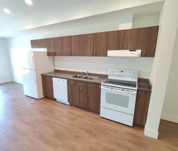 Emmaus Place. Three Bedroom Townhome - Photo 3