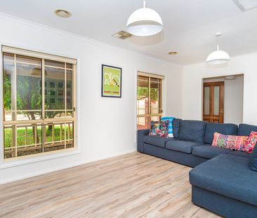 Beautiful Family Home - Photo 2