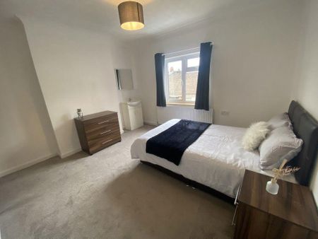 1 bedroom in a house share to rent - Photo 3