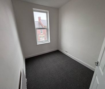3 bedroom flat to rent - Photo 2