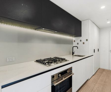 Stylish Two-Bedroom Apartment in the Heart of Brunswick East - Photo 3
