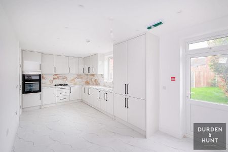 4 bedroom end of terrace house to rent - Photo 4