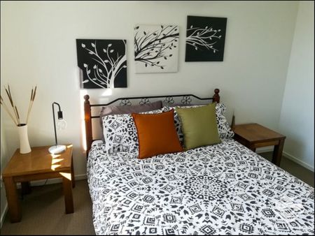 LUXURY RESORT STYLE APARTMENT AT CLERMONT please call Amy on 0431 598 753 for inspection - Photo 5