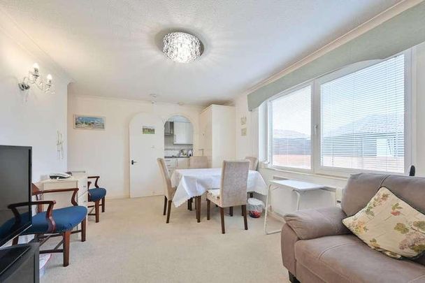 Homecedars House, Bushey, WD23 - Photo 1