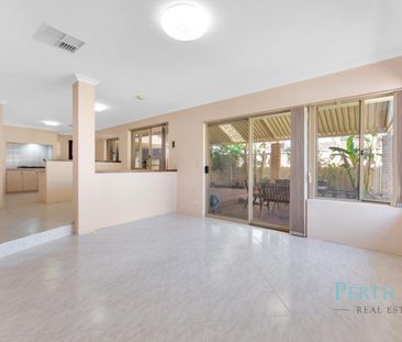 Resort-Style Living in Parkwood!! - Photo 4