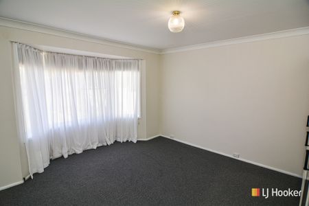 MODERN FAMILY BRICK VENEER - Photo 4