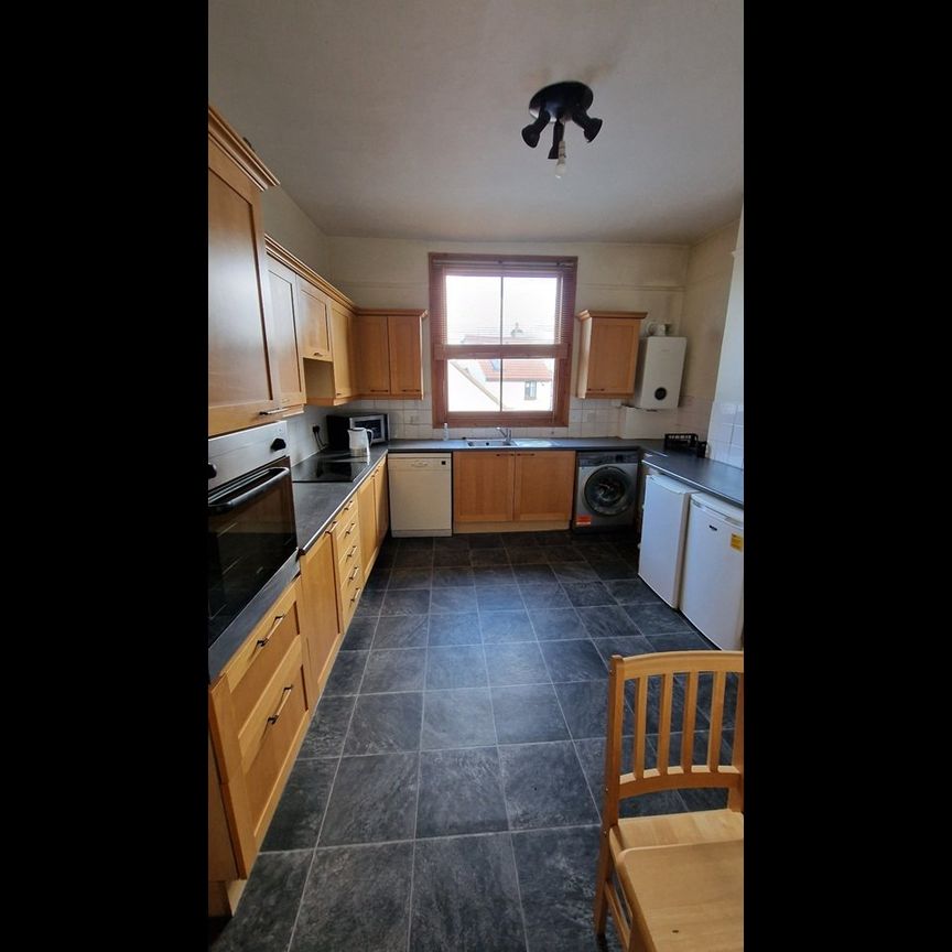Room in a Shared Flat, Wandsworth Common, SW17 - Photo 1