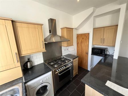 4 bedroom terraced house to rent - Photo 2
