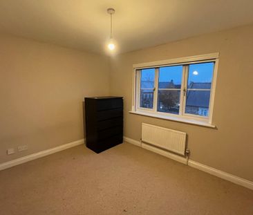 New Square - Photo 4