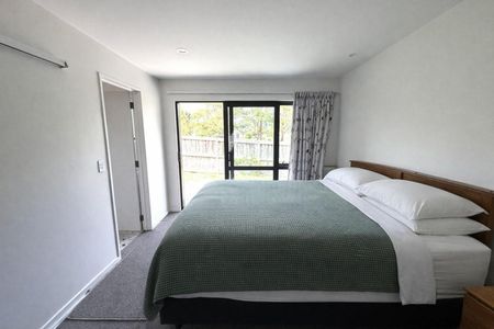 Spacious 4 Bedroom + Office Home in Pauanui - Photo 4