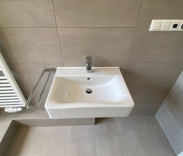 *** Sanierte 2-Zi.-Wohnung zzgl. Mansarde in grüner Lage! *** - Photo 2