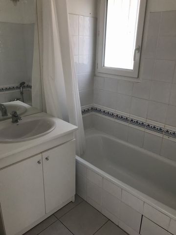 Location Appartement 2 pièces 42m² CAHORS 46000 - Photo 4