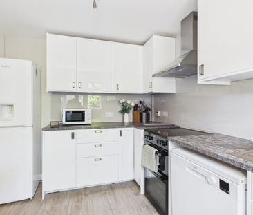 4 Bed Detached House, Lynchet Close, BN1 - Photo 6