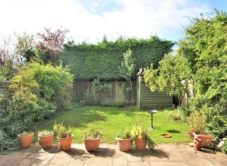 Russet Close, Hersham Village - Photo 3