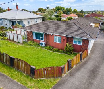 Two bedroom Home in New Lynn - Photo 4