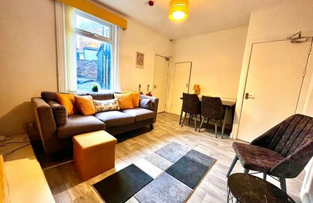 Room 3, 12 Columbus Ravine, Scarborough - Photo 2