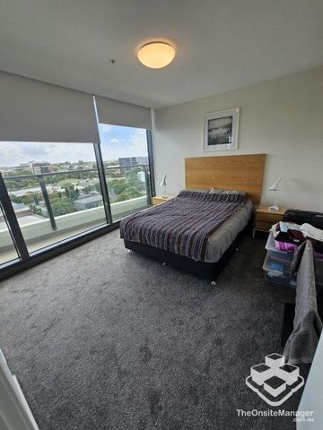 Stylish Riverside Living! - Photo 3