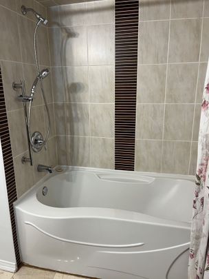 For Lease - 758 Greenore Road, Mississauga, Ontario - Photo 1