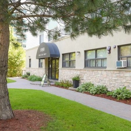 Mountview Apartments - Photo 3