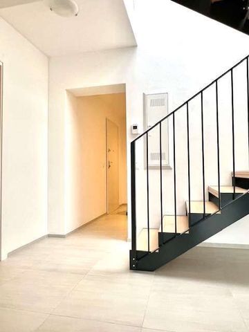 New apartment with roof garden also furnished - Photo 2