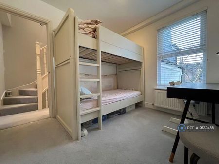 4 bedroom terraced house to rent - Photo 3