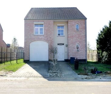 Recente woning met drie slaapkamers en garage op rustige locatie te... - Foto 2