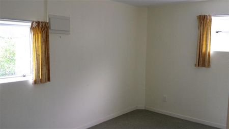 Private, and easy care unit - Photo 5